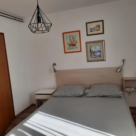 Guest house And With Parking Space - 24373