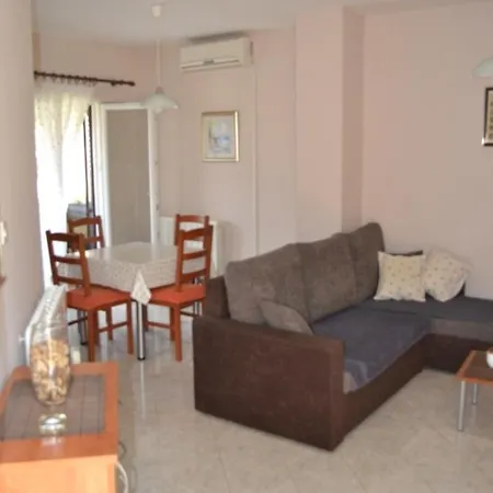 And With Parking Space - 24373 Guest house Porec