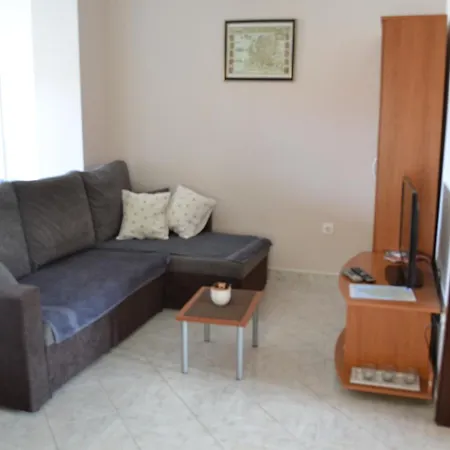 Guest house And With Parking Space - 24373