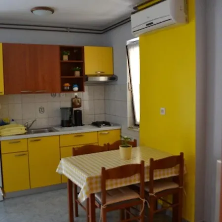 Πανσιόν And With Parking Space - 24373 3*