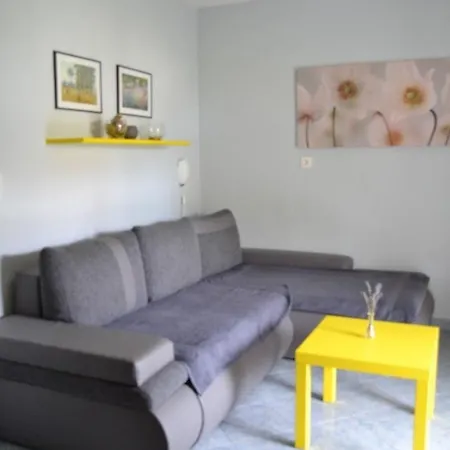 Guest house And With Parking Space - 24373