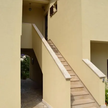 Πανσιόν And With Parking Space - 24373