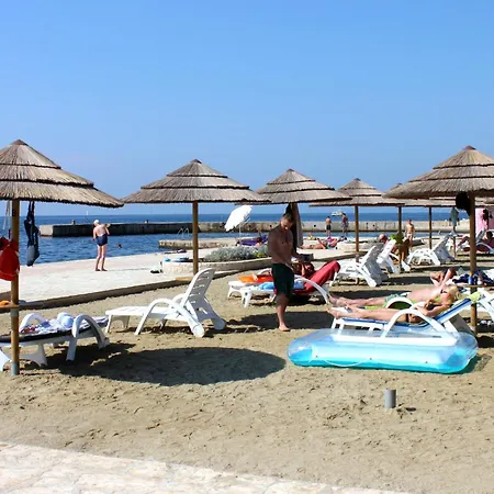 Πανσιόν And With Parking Space - 24373 3*